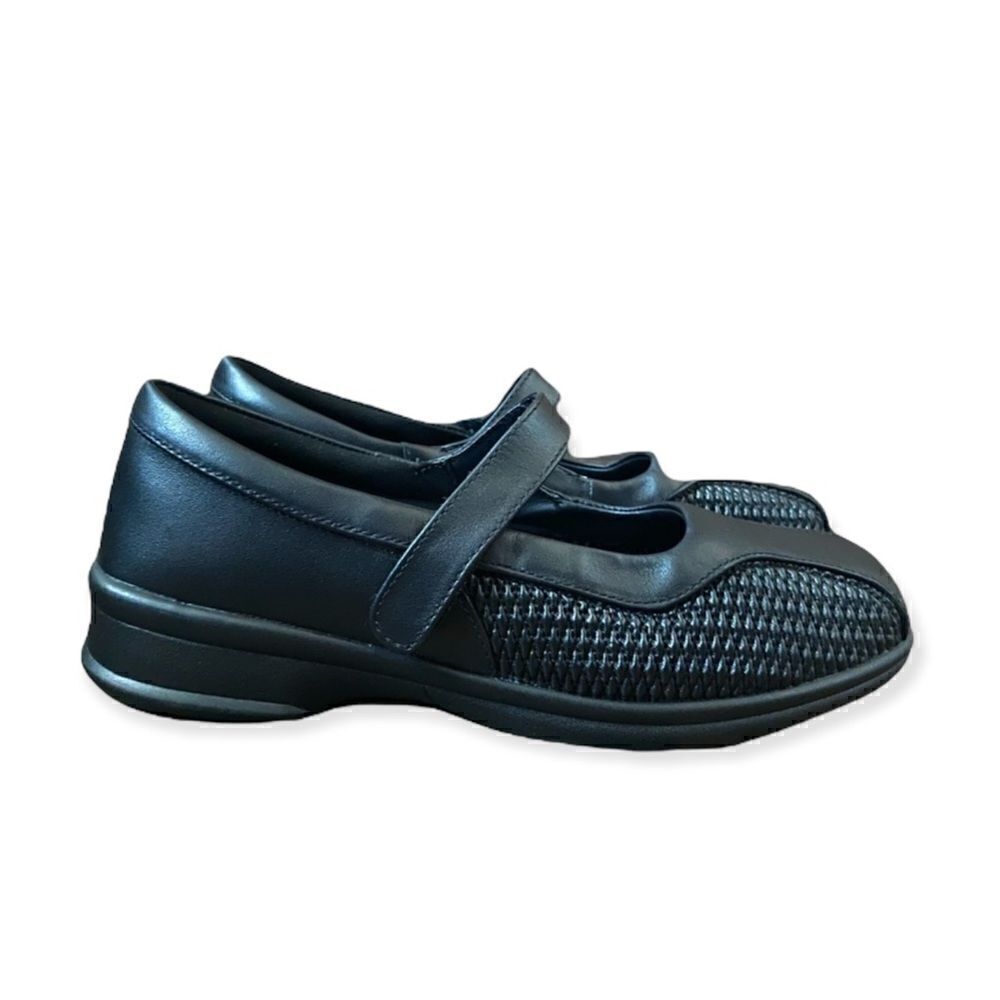 Propet “erika” women’s 6.5 B new